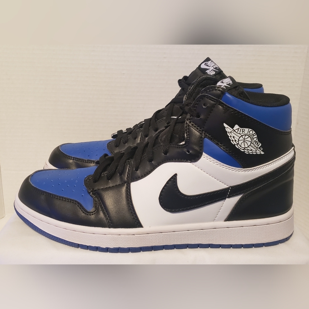 Air Jordan 1 Retro OG High "Royal Toe" Size 13 555088-041 - Picture 3 of 11